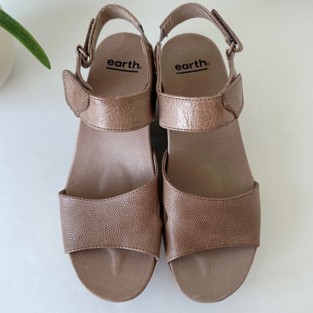 Earth Khaya Kella Taupe Brown Leather Cork Wedge Platform Sandal Shoe Size 9m View 3